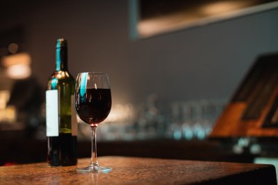 Dit zijn de lekkerste wijnen om bij mooi weer te drinken